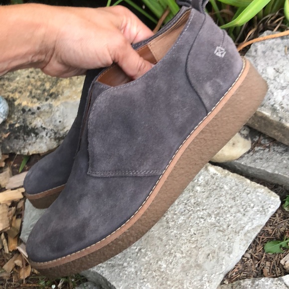 Franco Sarto Slip On Shoes-Gray Suede-EUC - Picture 11 of 17